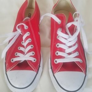 Red Chuck Taylor / Converse